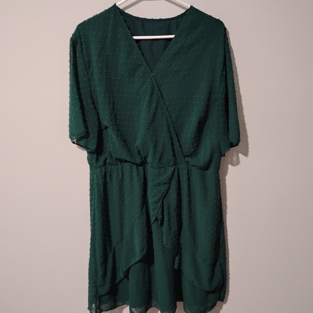 Elegant Green V-neck Dress, Size XXL